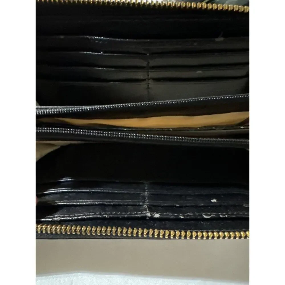Kate Spade New York Black Cream Stripe Zip Around Wallet Organizer Continental